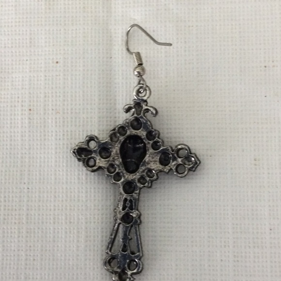 Woman’s Earrings made by Real Metal Great for Halloween - Picture 4 of 4